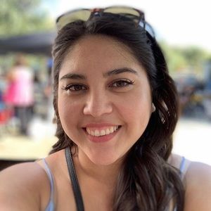 Meet your Posher, Cynthia